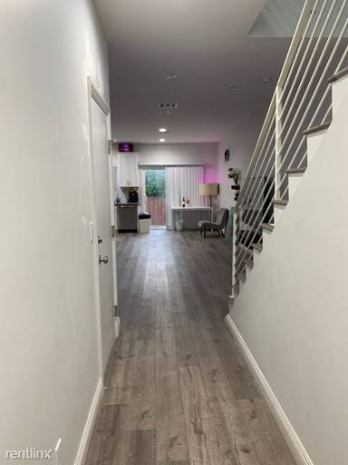 Main picture of 939 N Normandie Ave