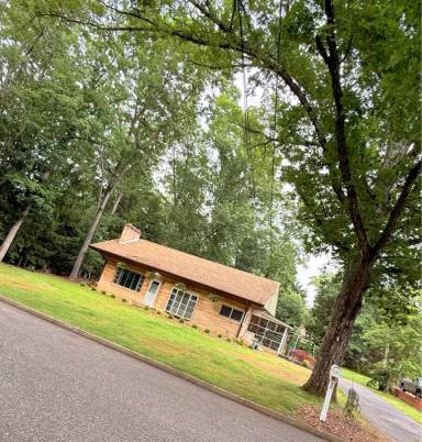 Main picture of 319 Rosemont Ave