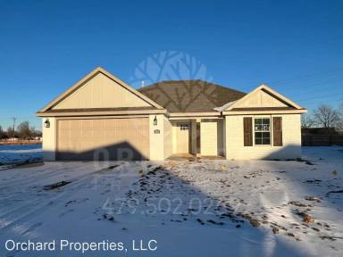 Main picture of 884 Silver Birch St
