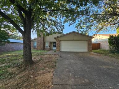 Main picture of 308 Royal Field Dr