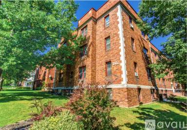 Main picture of 1802 W Genesee St
