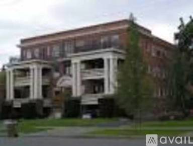 Main picture of 2009 W Pacific Ave