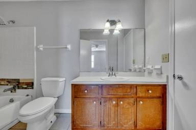 Main picture of 5524 Saint James St