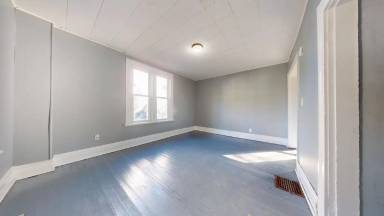 Main picture of 132 Sycamore St