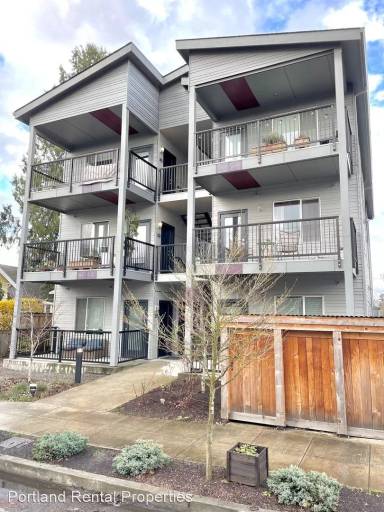Main picture of 212 NE 79th Ave