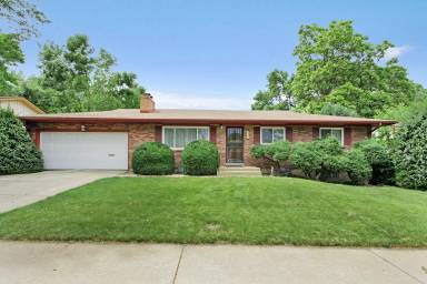 Main picture of 6741 E La Salle Pl