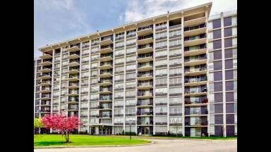 Main picture of 9009 Golf Rd