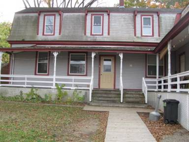 Main picture of 23 Oak St