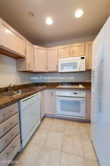 Main picture of 201 East Chestnut Condo