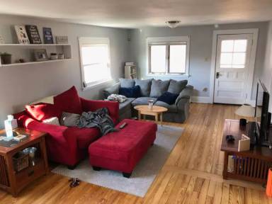 Main picture of 77 Pershing Ave