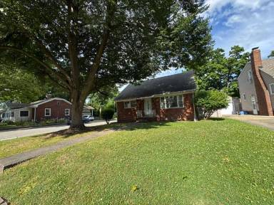 Main picture of 2449 S 8th St