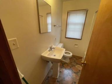 Main picture of 5521 W Keefe Ave