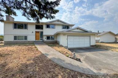 Main picture of 1021 W Spruce Ct