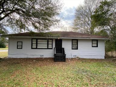 Main picture of 3110 Cusseta Rd
