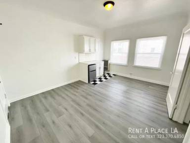 Main picture of 1247 Ingraham St