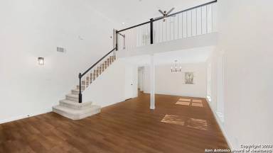 Main picture of 1111 Oak Path