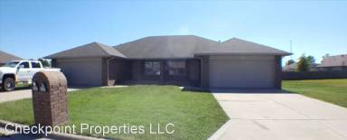 Main picture of 114 Dogwood St