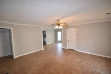 Main picture of 322 Porterfield Ct