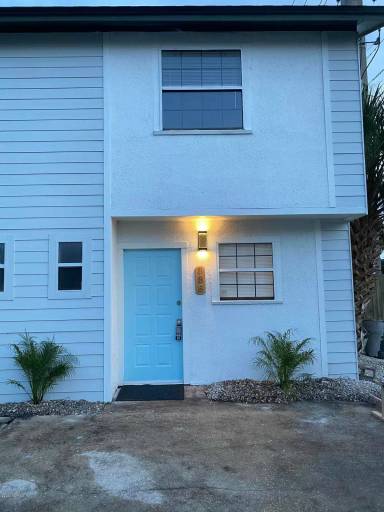 Main picture of 888 8th Ave S