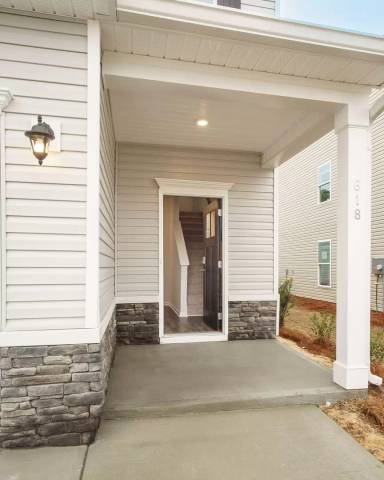 Main picture of 618 Count Fleet Ct