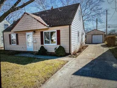 Main picture of 23184 Gay St