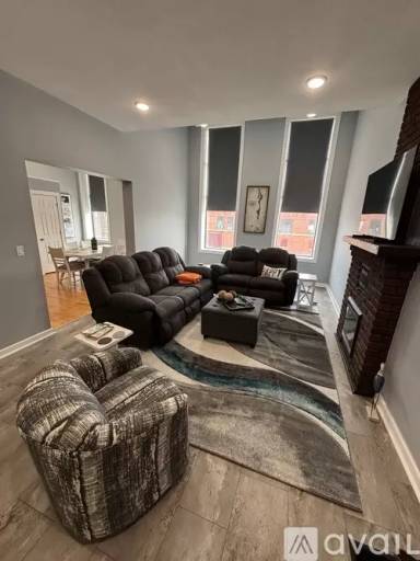 Main picture of 2117 Main St