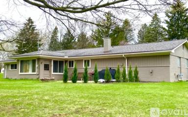 Main picture of 94 Nesbit Ln