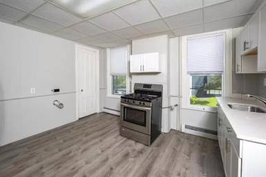 Main picture of 8 Stow Ave
