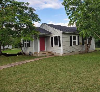 Main picture of 124 E Comay Cir