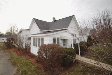 Main picture of 2213 W 7th St