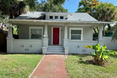 Main picture of 957 13th Ave S