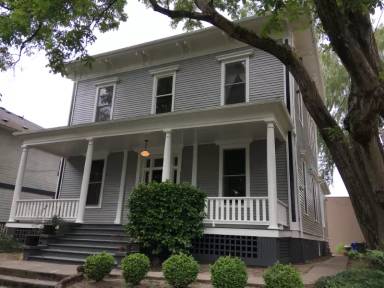 Main picture of 1825 SE 12th Ave