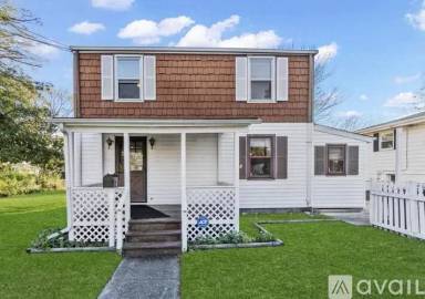 Main picture of 4915 Tecumseh St