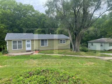 Main picture of 8944 NE Sammy Ln