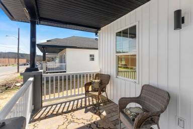 Main picture of 405 Novelty St