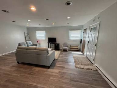 Main picture of 340 W 26th St