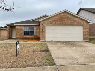 Main picture of 2303 Price Dr