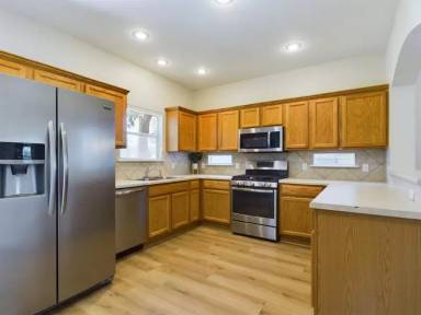 Main picture of 1013 Peyton Pl