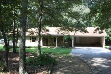 Main picture of 19 Country Ln SE