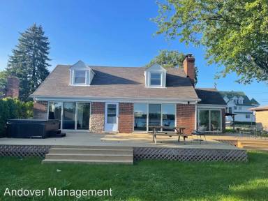 Main picture of 4495 Linwood St
