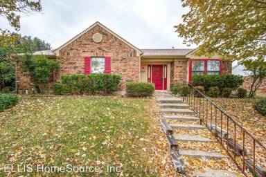 Main picture of 237 S MacArthur Blvd