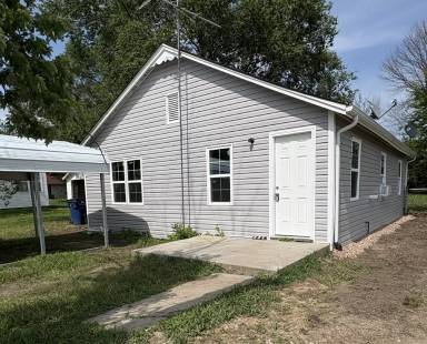 Main picture of 221 N Walnut