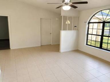 Main picture of 109 Oak Cir