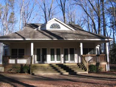 Main picture of 21096 Brewers Neck Blvd