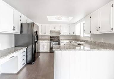 Main picture of 601 Valley West Dr
