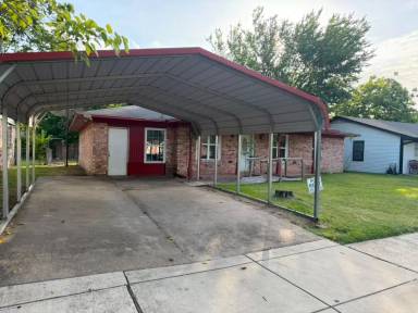 Main picture of 317 Pecan St