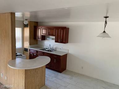 Main picture of 305 N Vinedo Ave