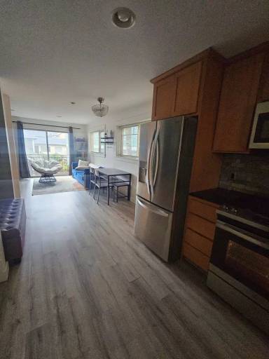 Main picture of 8649 Delridge Way SW