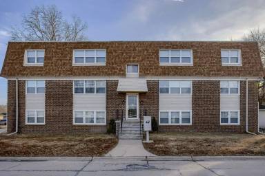Main picture of 135 E Sheridan St