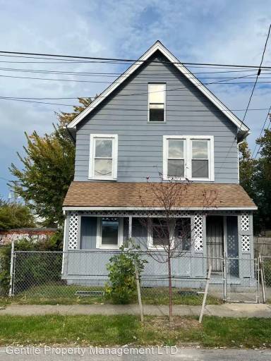 Main picture of 1373 E 52nd St